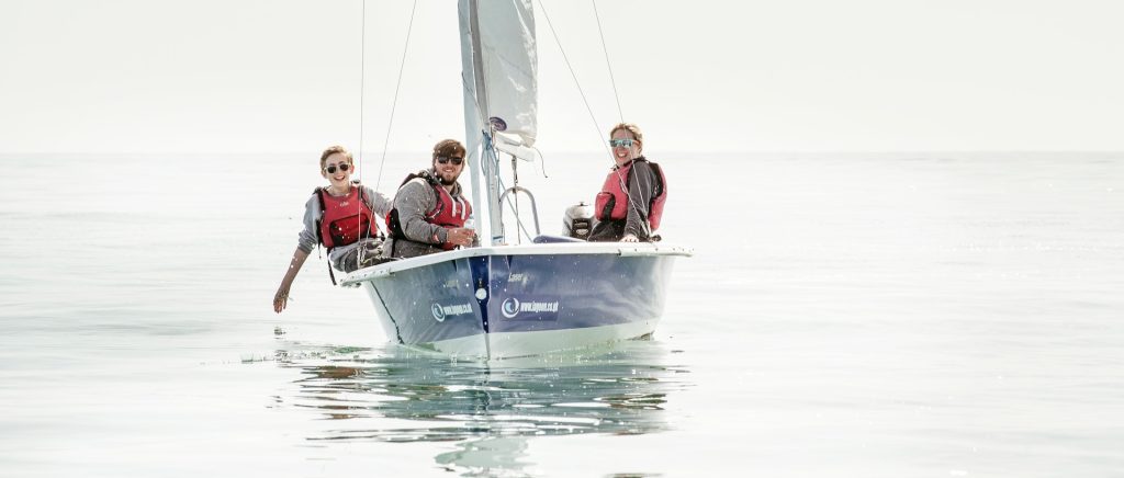 family sailing lesson brighton