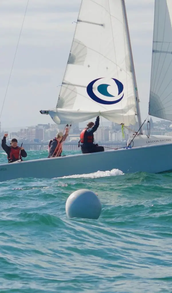 sailing_lesson-crew_waving_brighton