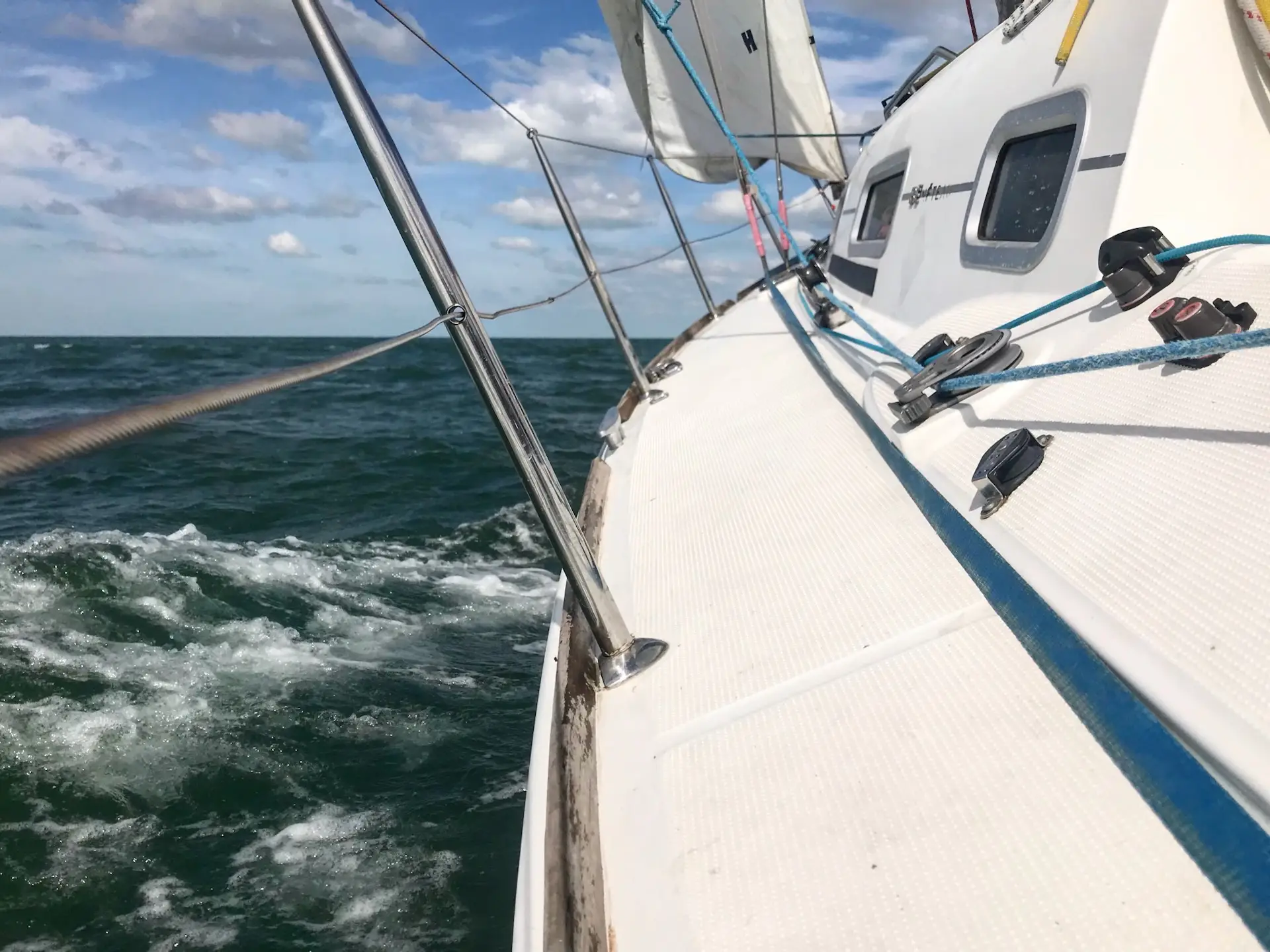 yacht_heading_out_to_sea_on_rya_training_course_from_brighton