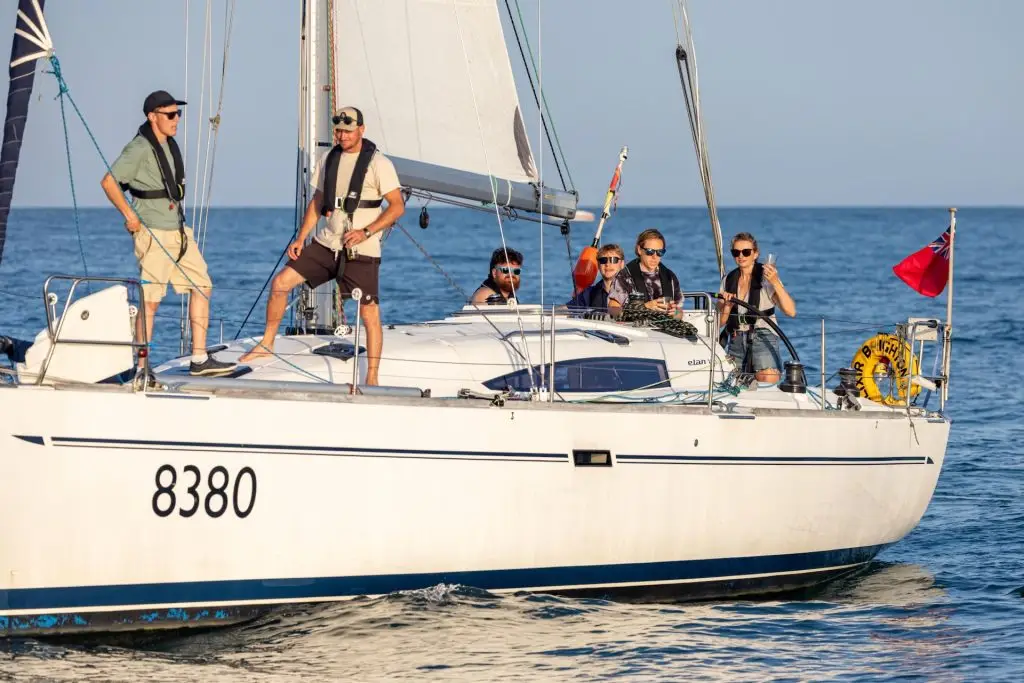 yacht_sailing_tour_trip_brighton_happy_guests